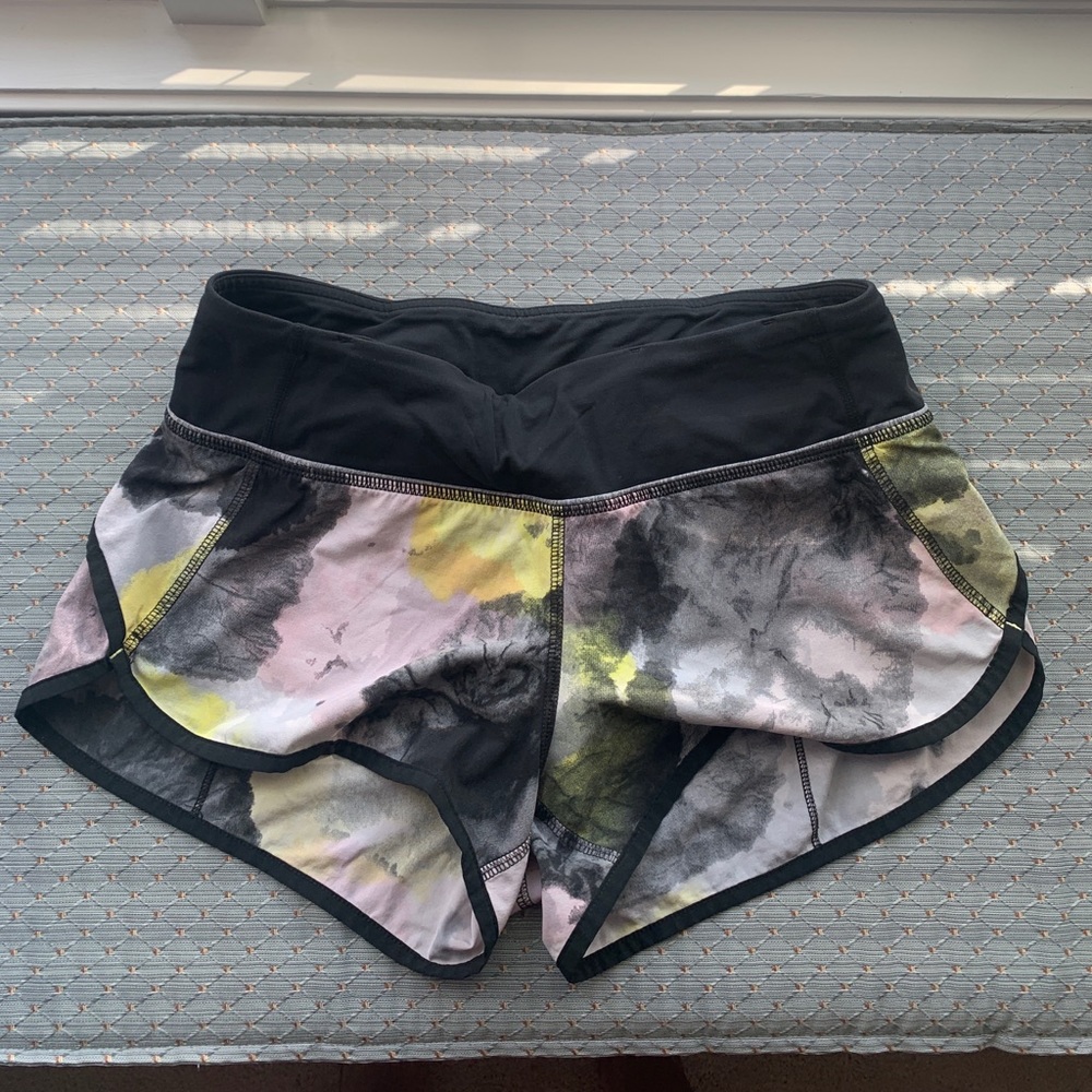 Lululemon Citron Tinted Canvas Speed Short Size 4